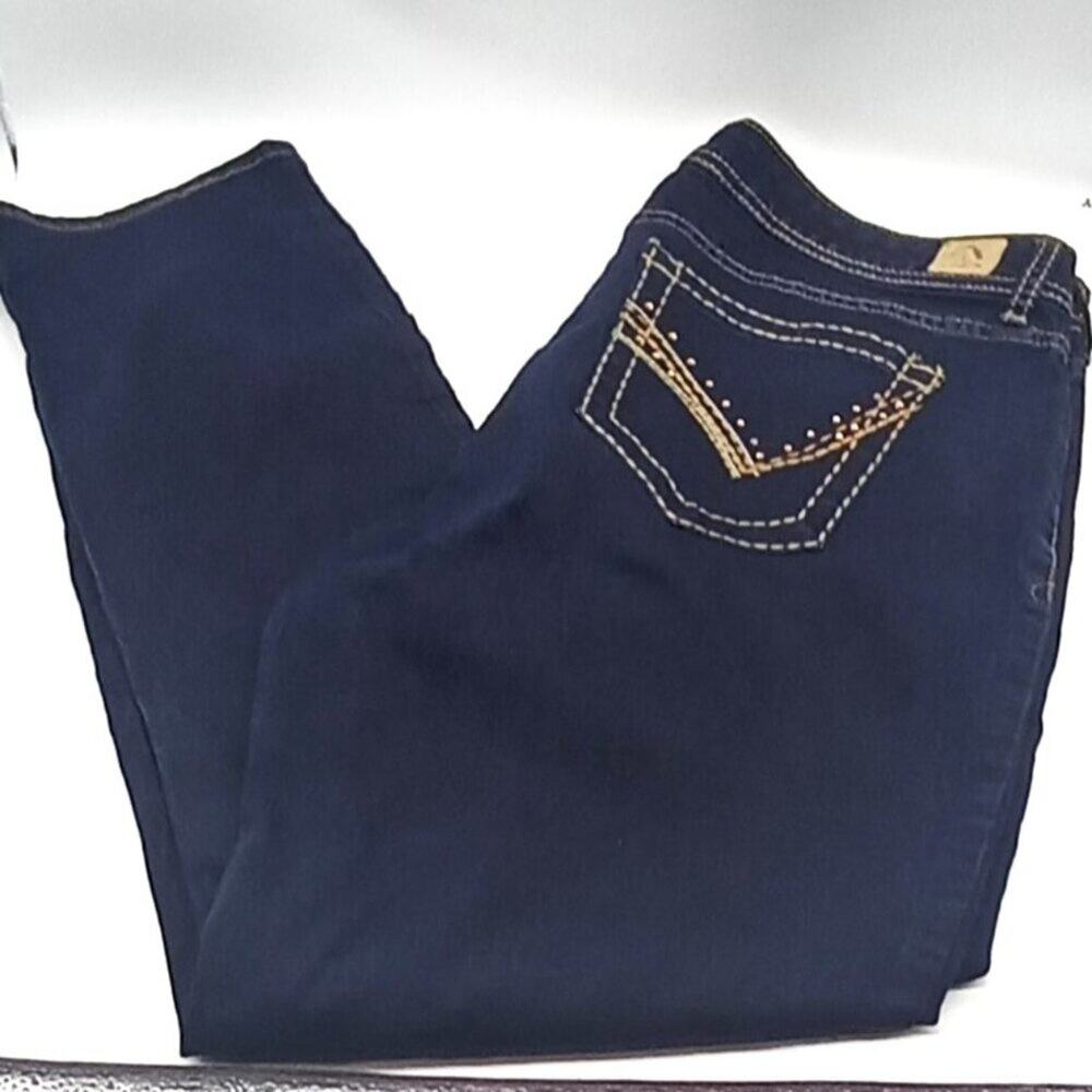 Jordache Women's Medium Wash Skinny Jeans Sz 18 Rhinestone Studded Rear Pockets